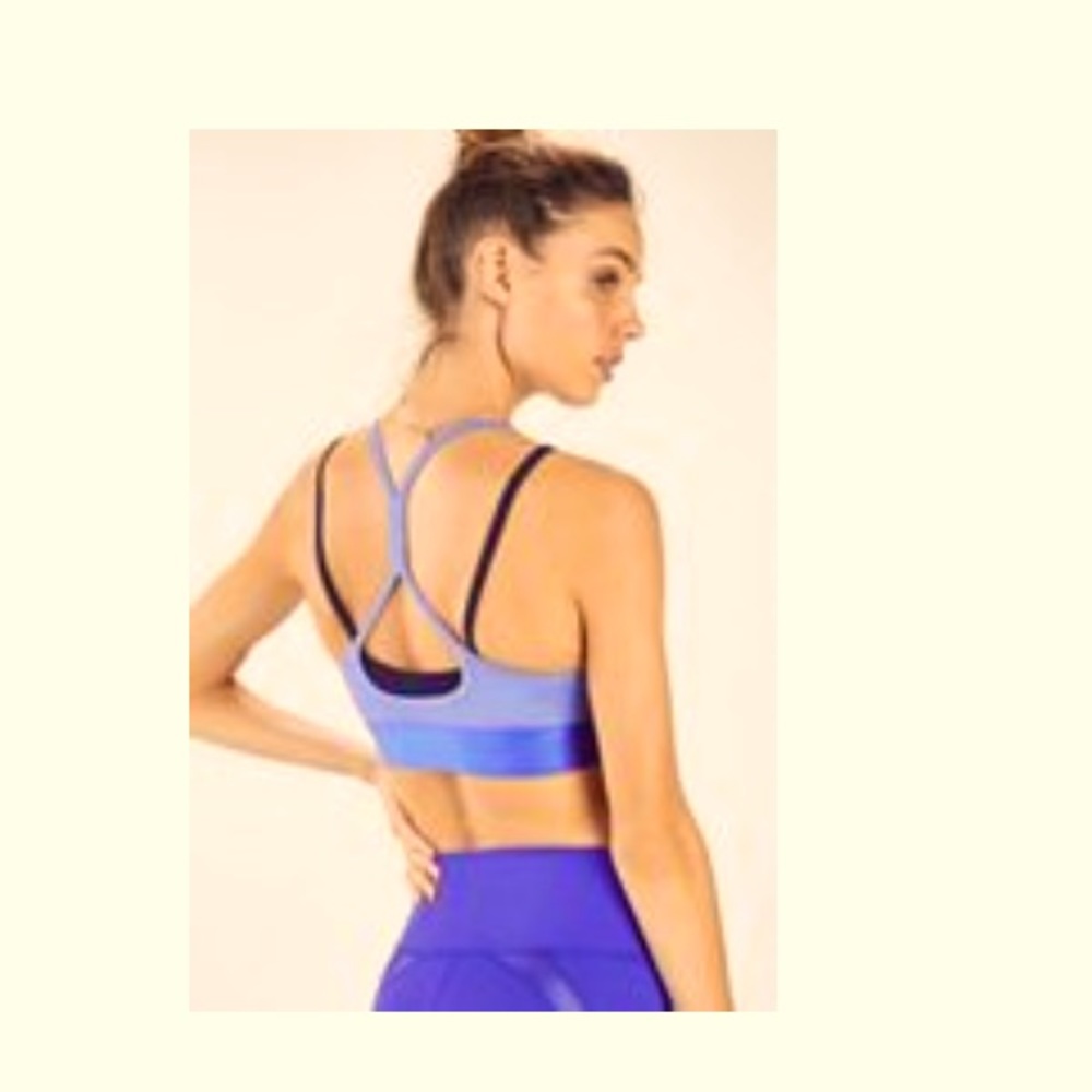 Fabletics Poppy Seamless Sports Bra II